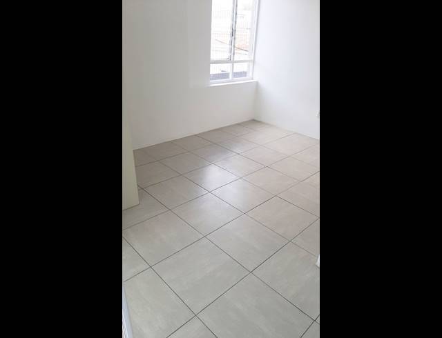 2 bed property to rent in WOODSTOCK